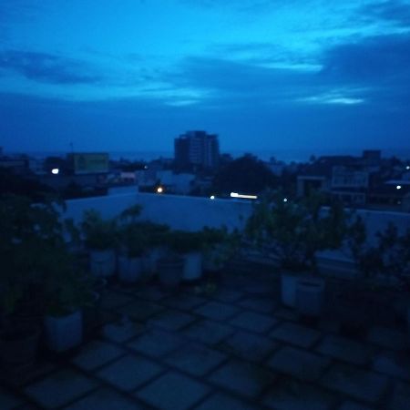 Ocean Pebbles Apartamento Dehiwala-Mount Lavinia Exterior foto