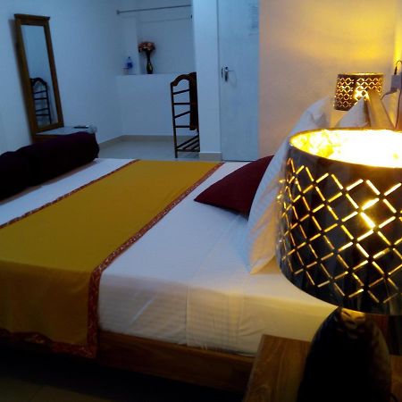 Ocean Pebbles Apartamento Dehiwala-Mount Lavinia Exterior foto