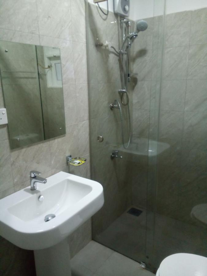 Ocean Pebbles Apartamento Dehiwala-Mount Lavinia Exterior foto