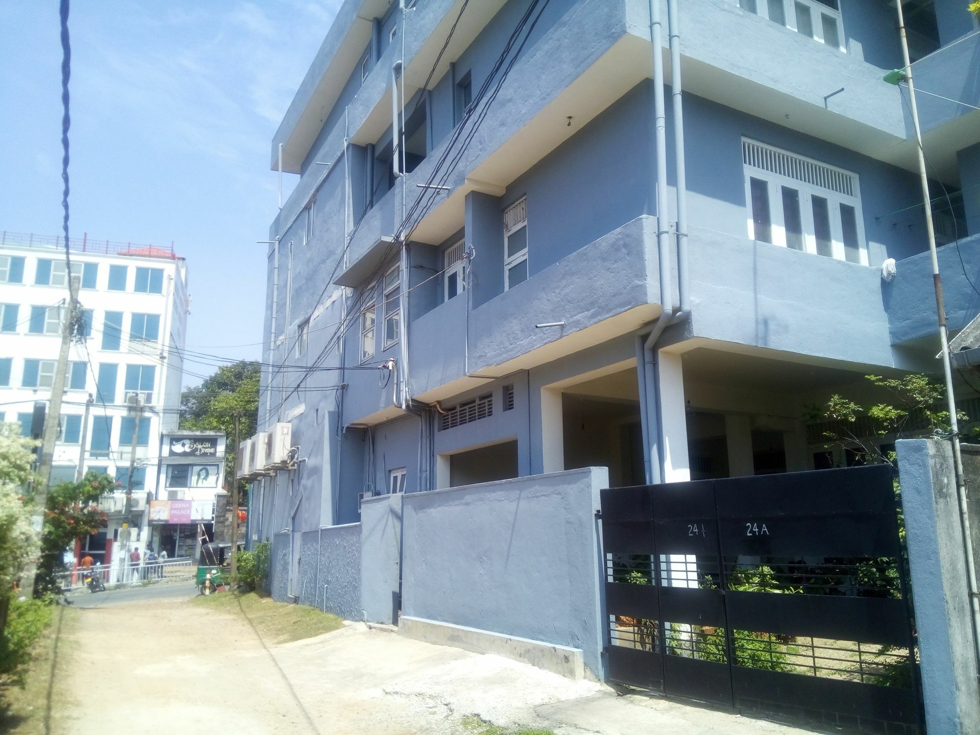 Ocean Pebbles Apartamento Dehiwala-Mount Lavinia Exterior foto
