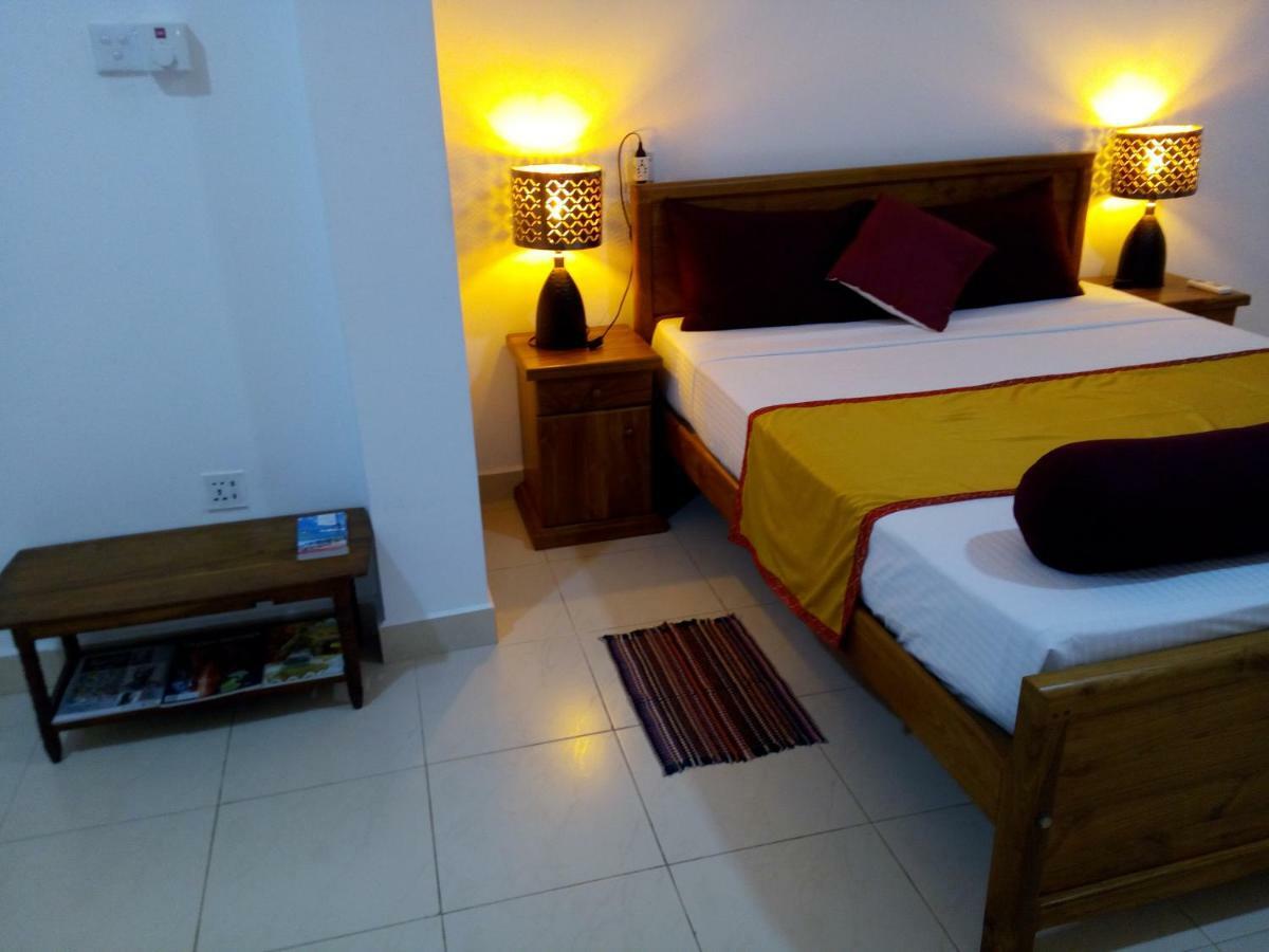 Ocean Pebbles Apartamento Dehiwala-Mount Lavinia Exterior foto