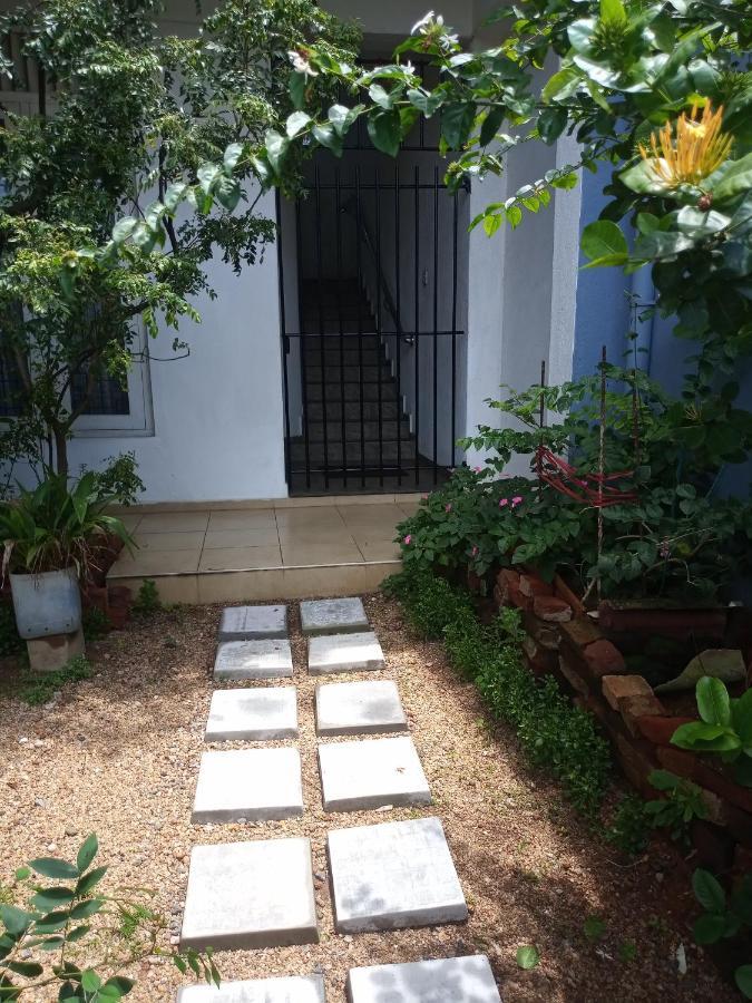 Ocean Pebbles Apartamento Dehiwala-Mount Lavinia Exterior foto