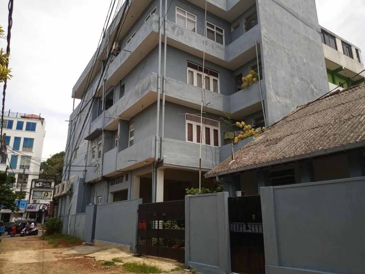 Ocean Pebbles Apartamento Dehiwala-Mount Lavinia Exterior foto