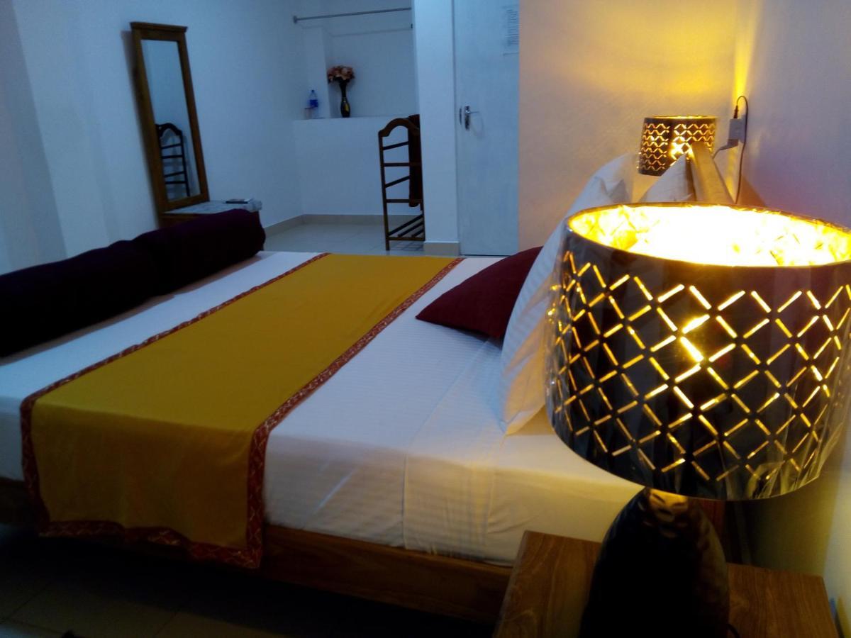 Ocean Pebbles Apartamento Dehiwala-Mount Lavinia Exterior foto